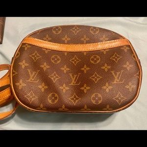 💐Louis Vuitton Blois Vintage Bag!💐 SOLD!